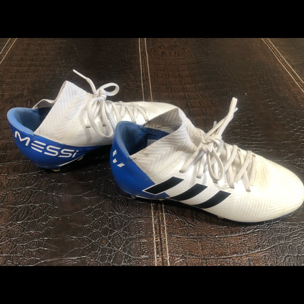 Adidas soccer cleat (boys 2)